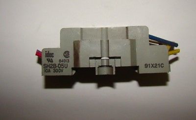 Idec SH2B-05U Relay Socket, 10A, 300V, 8P, Used